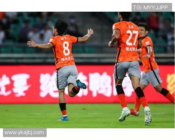 西安足球队的蜕变与成长：一段不平凡的转型历程纪实