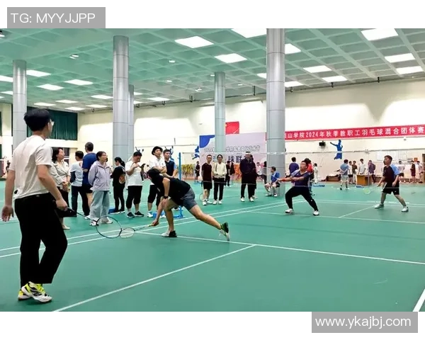 赛后分析：成都羽毛球队与广州羽毛球队的团队协作与战术对比