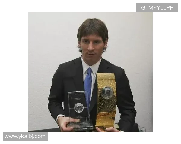 足球明星的荣耀与成就探秘多重头衔背后的故事与意义